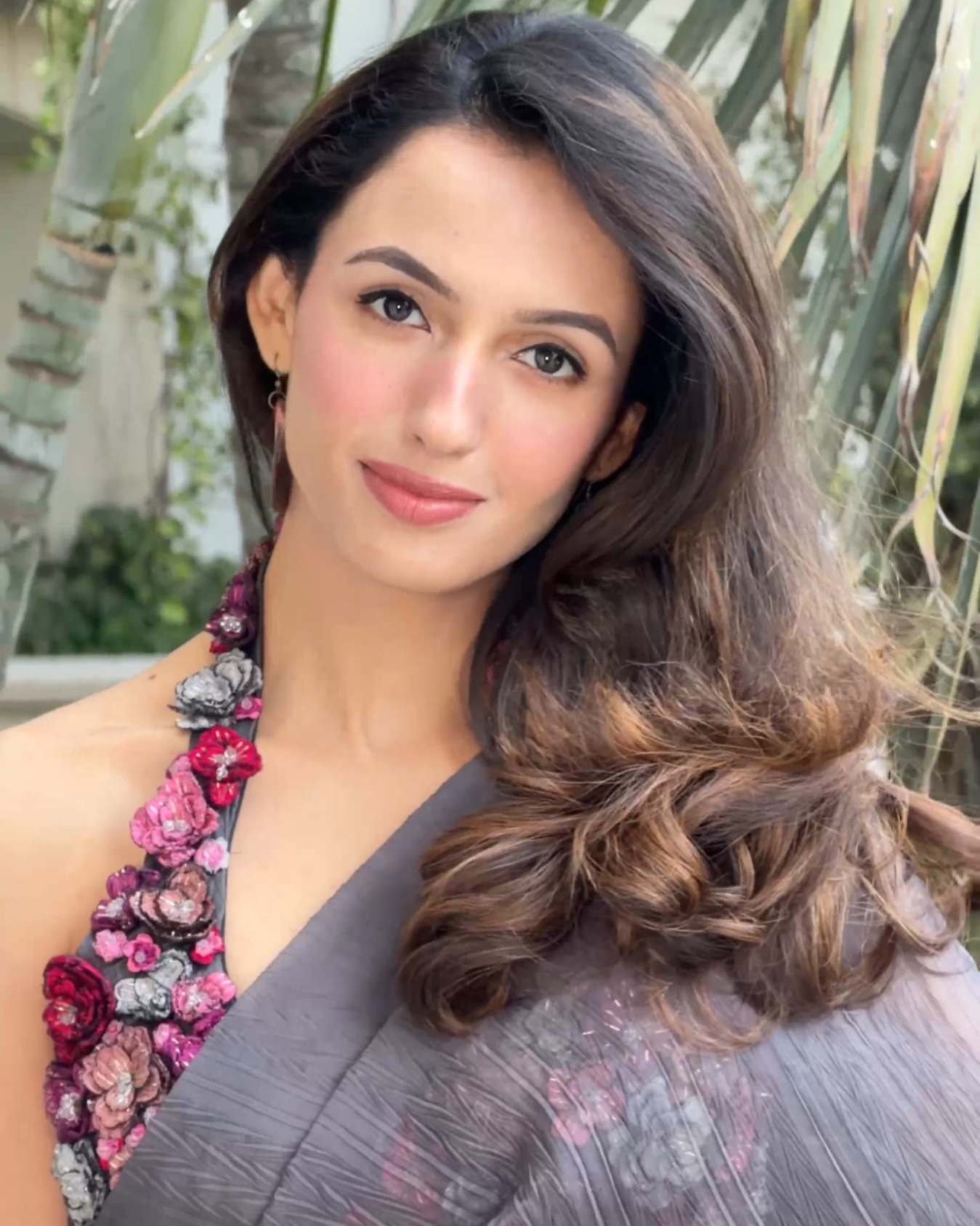 Surina in Charcoal Grey Crushed Saree