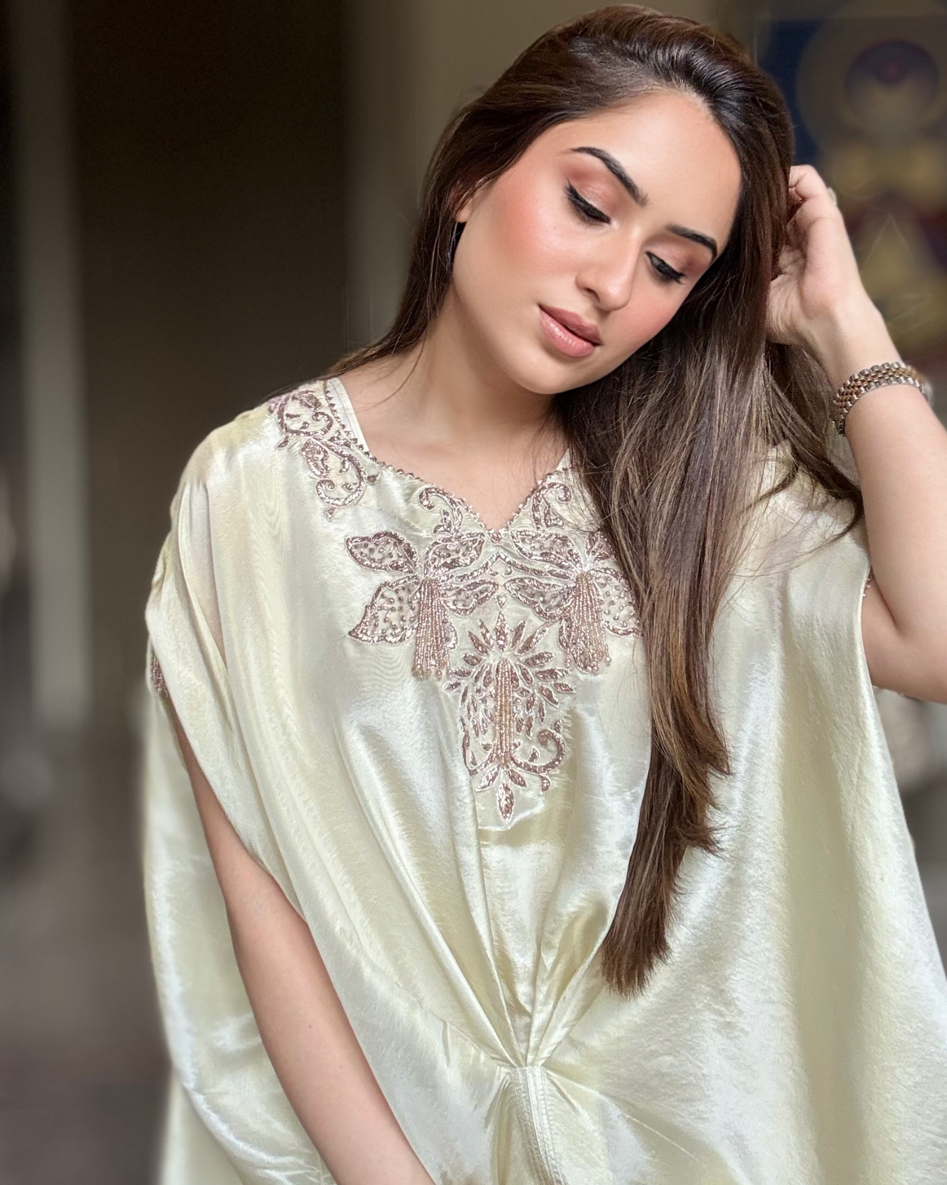NIKITA VASDEV IN IVORY EMBROIDERED KAFTAN
